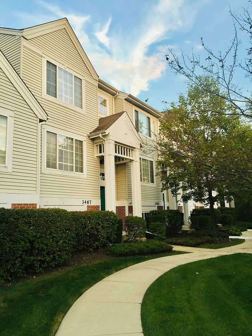 3467 Ravinia Cir photo 1