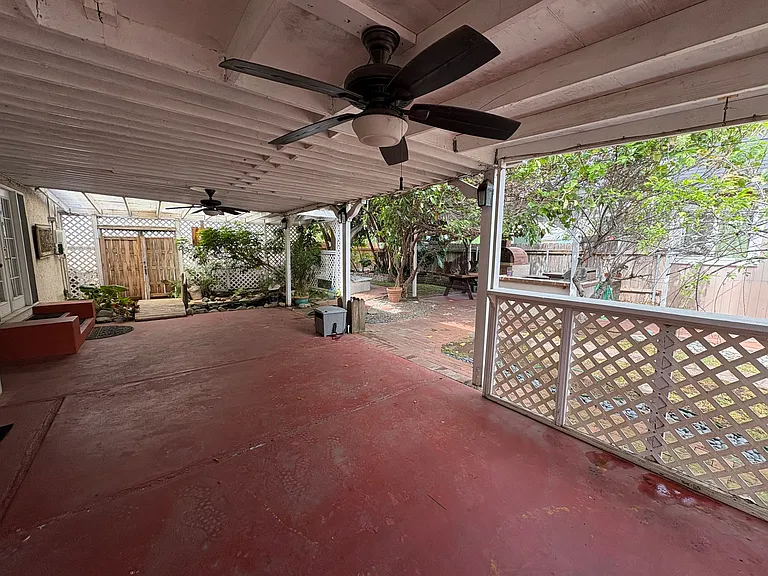 606 Spruce St — Photo 8