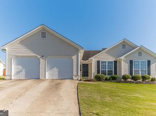 1600 Summit Pond Cir, Loganville, GA 30052