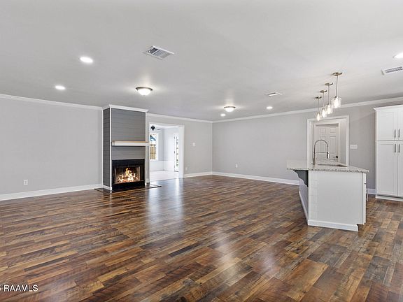 3rd image of 110 Triwood Cir