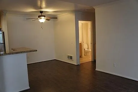 10016 Maya Linda Rd — Photo 2