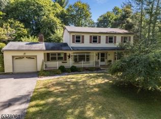 24 Crestmore St, Califon, NJ 07830