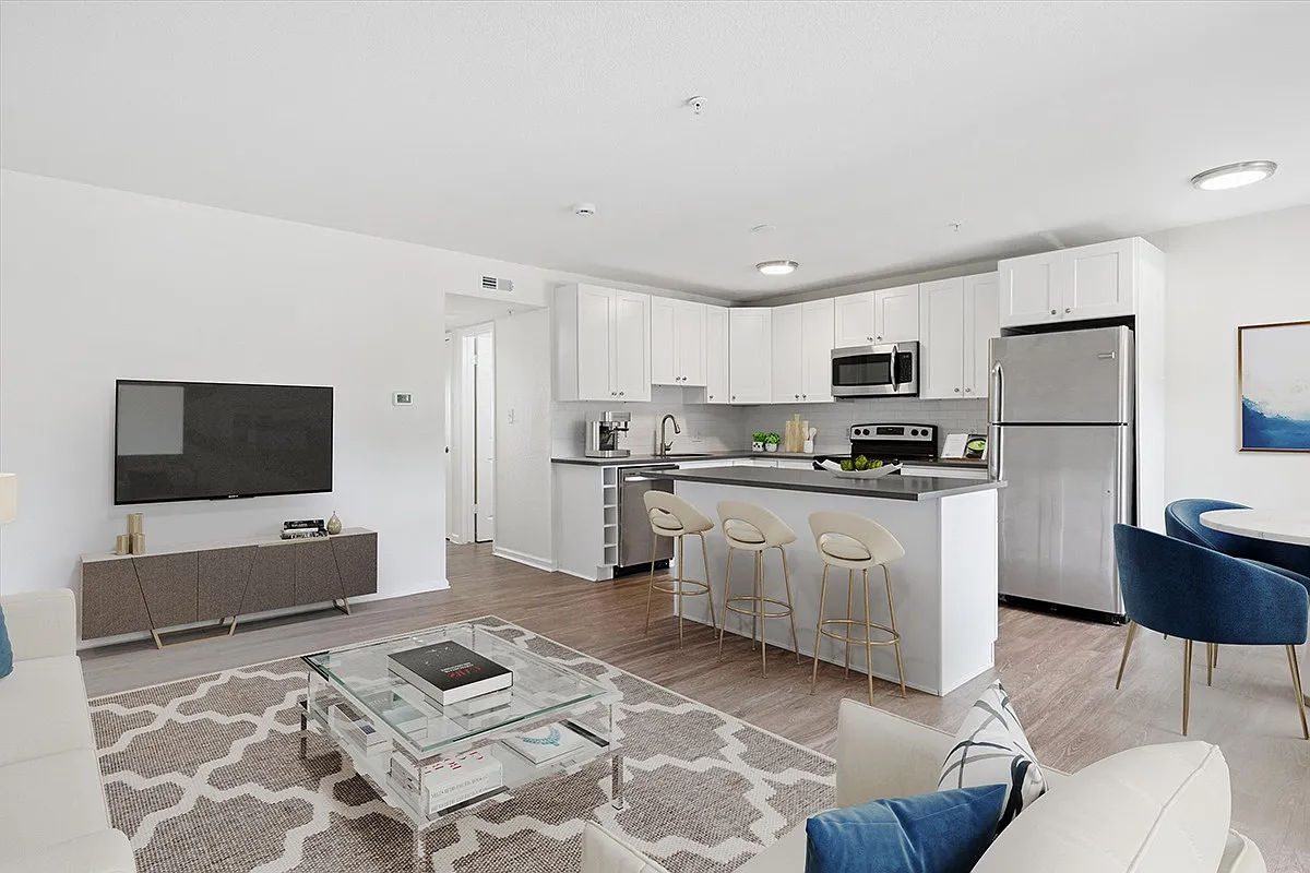 RockView Apartments — Photo 1