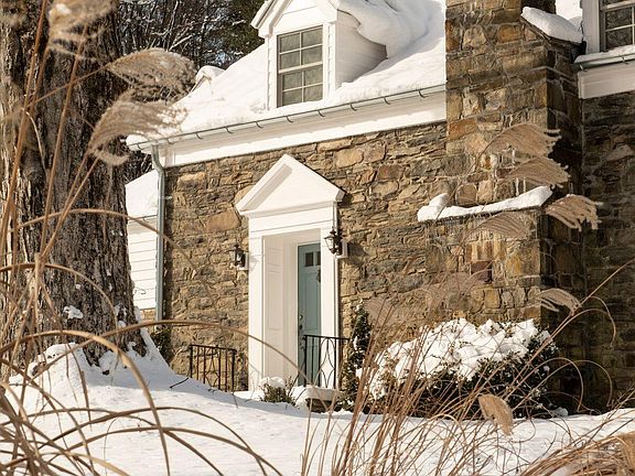 2nd image of 401 Buck Road