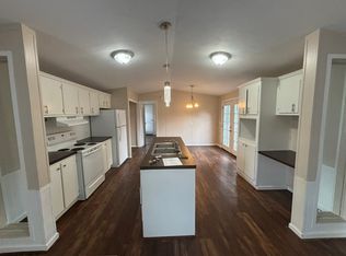 200 Raider Ln TRAILER 13, Lumberton, TX 77657