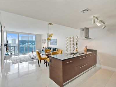 485 Brickell Ave APT 4207, Miami, FL, 33131