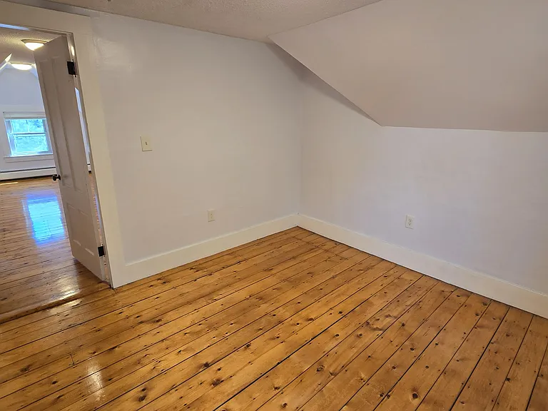 257 Roxbury St #3 — Photo 12