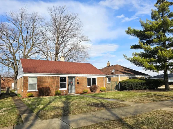 320 Frederick Ave, Bellwood, IL 60104