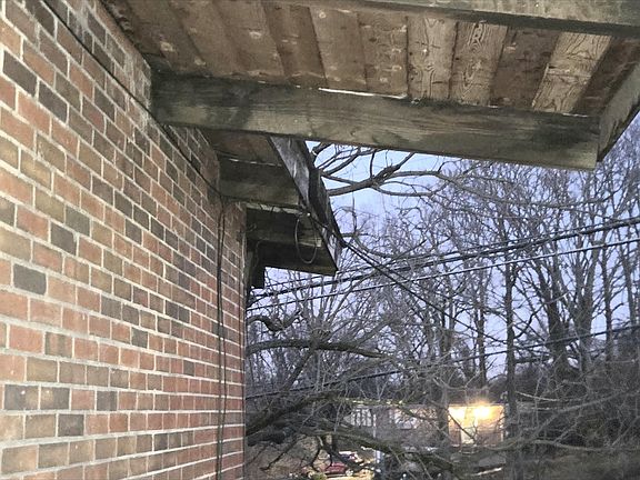 4th image of 425 Pedretti Ave APT 3