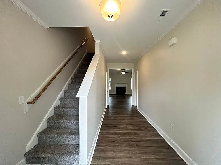 1210 Simpson St — Photo 2