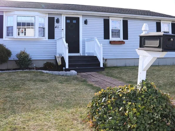 41 Moorland St, Fall River, MA 02724