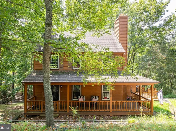 334 Overlook Dr, Cross Junction, VA 22625