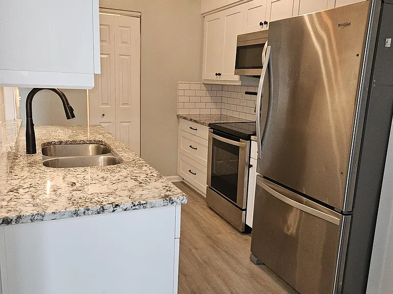 102 Chanticlair Dr — Photo 12