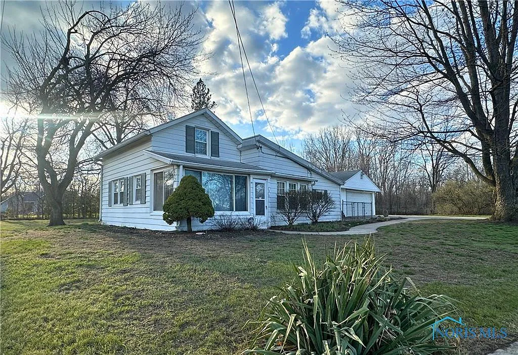 7212 Angola Rd photo 1