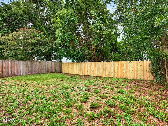 3rd image of 7329 LAWN TENNIS Lane