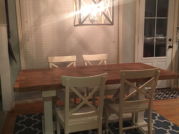 Breakfast room off kitchen