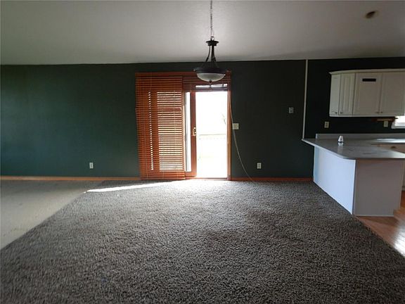 3rd image of 171 Terrace Dr