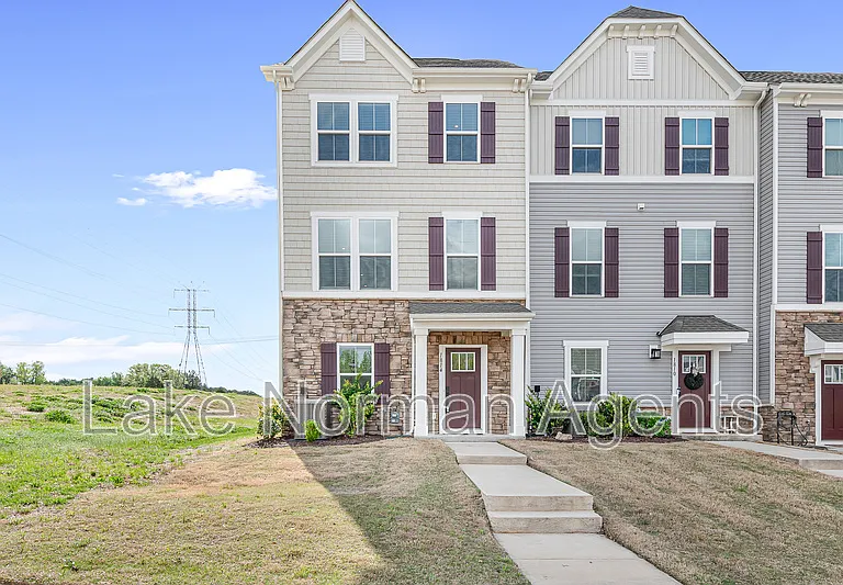 1814 Aspire St — Photo 4