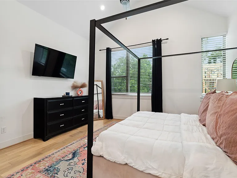 2607 Rosalie St — Photo 23