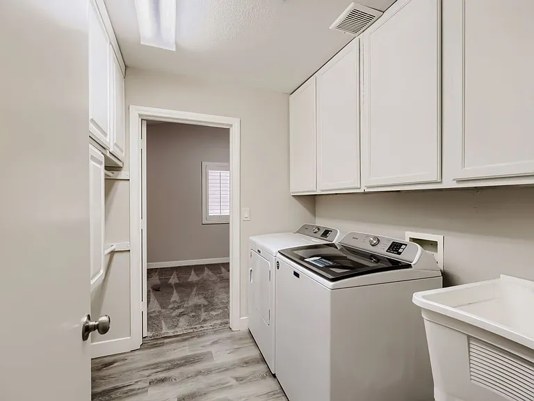 4407 Golden Palomino Ln — Photo 18