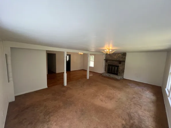 50 Peachtree Ln, Leeds, AL 35094