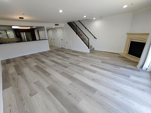 3rd image of 1621 Barry Ave APT 104