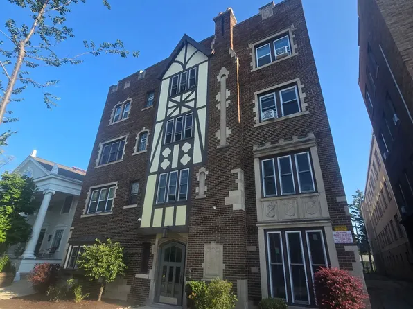 Lower East Side Milwaukee Studio and One bed Apartments- Flexible Lease Terms