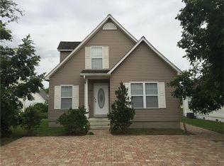 150 Leawood Cir, Naples, FL 34104