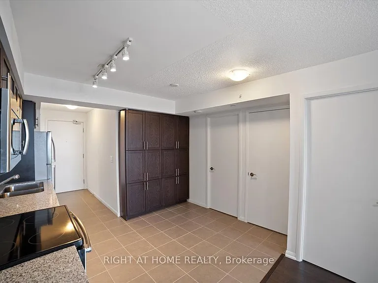 830 Lawrence Ave W #537 — Photo 15