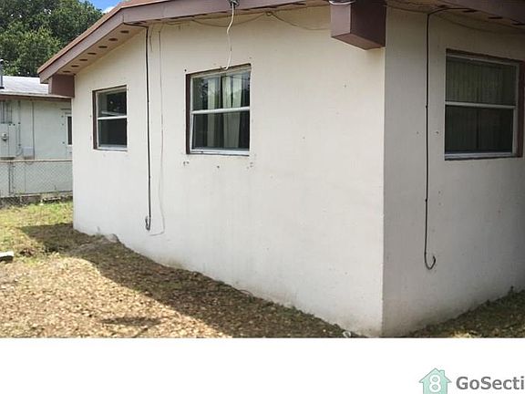 4th image of 841 NW 19th Ave