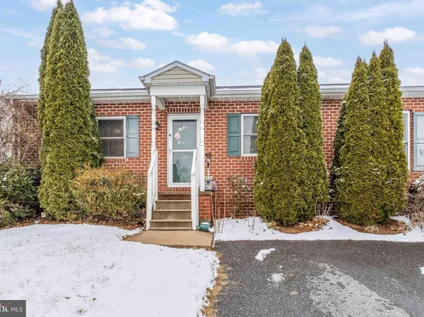 84 Charles Ln, Dover, PA 17315