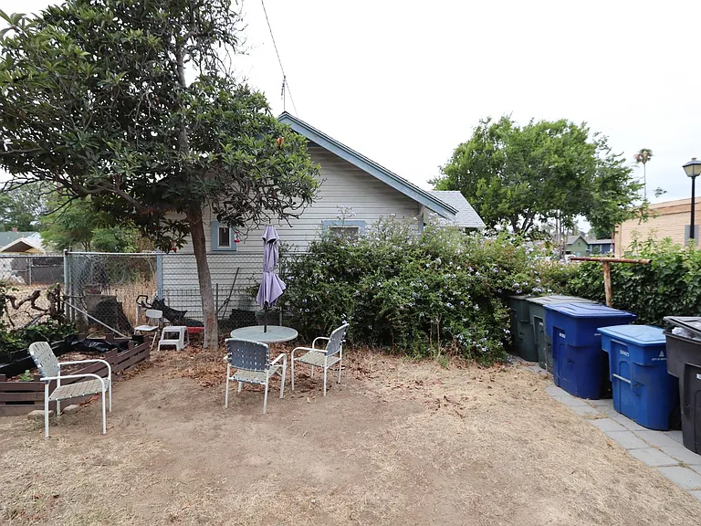 3907 Chestnut St — Photo 20