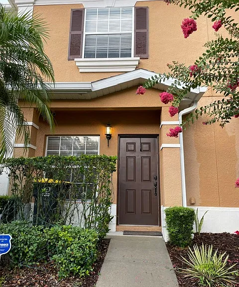 268 Weymouth Dr — Photo 1