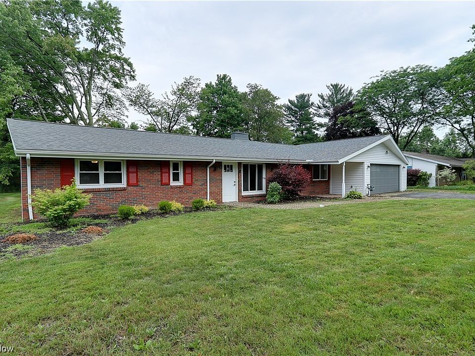 1st image of 35 Lakeview Dr