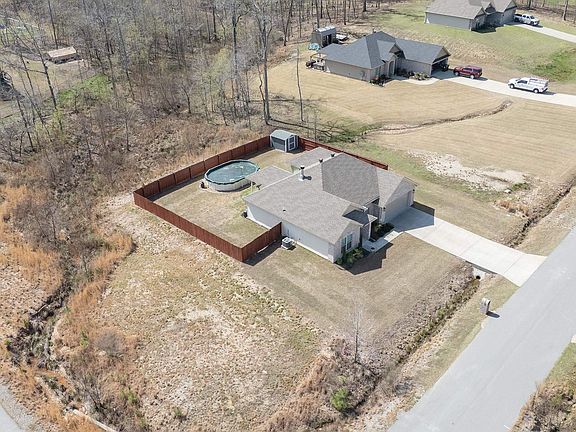 5th image of 543 Reuben Dr