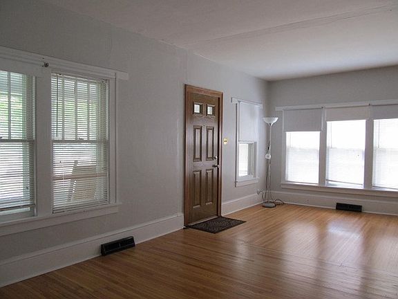 3rd image of 1023 Franklin St