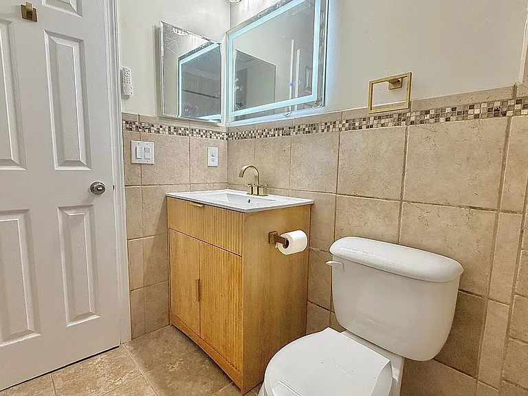 727 S Main St #107 — Photo 18