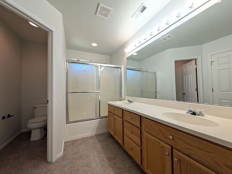 5220 Wales Dr — Photo 15