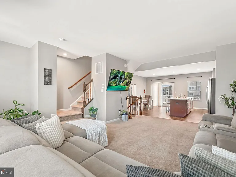 205 Dalton Dr — Photo 12