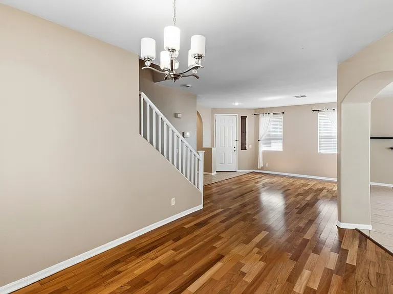 527 Newberry Springs Dr — Photo 11