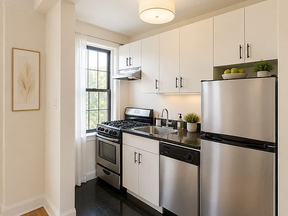 3rd image of 80 Cranberry St #6L