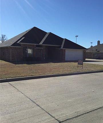2nd image of 2104 Fair Oaks Dr