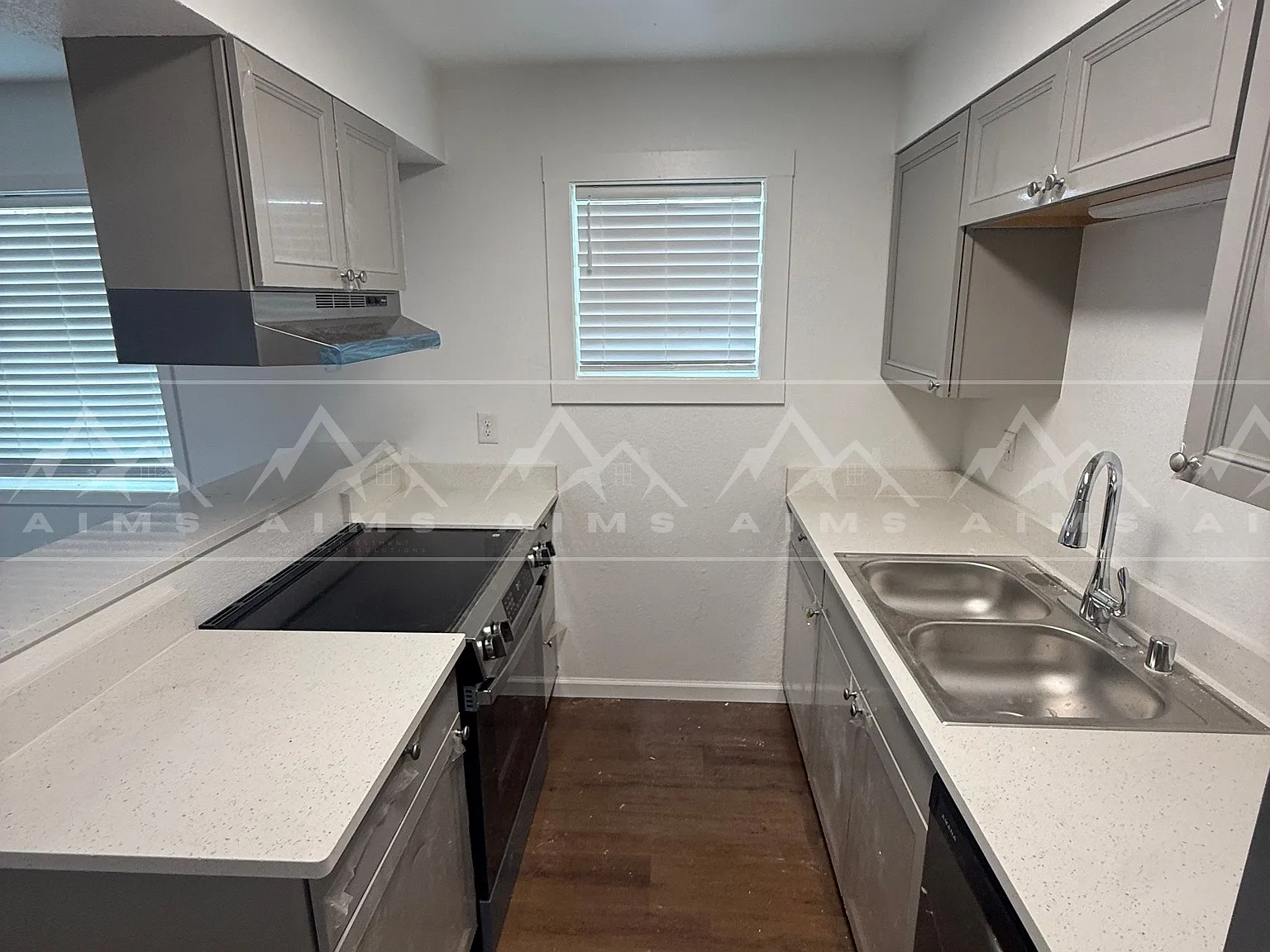 3 bed, 1.5 bath, $2,000 — Photo 4