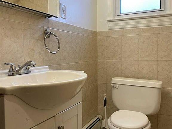 5th image of 119 Banta Ave #1