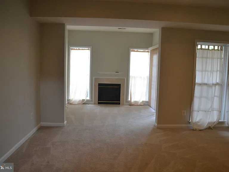 21958 Windy Oaks Sq — Photo 11