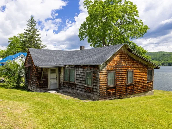 6235 Southwest Shrs, Honeoye, NY 14471
