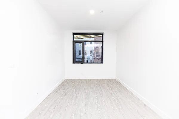 Rented by Oxford Property Group | media 13
