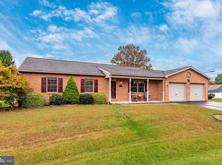 11007 Donelson Dr, Williamsport, MD 21795