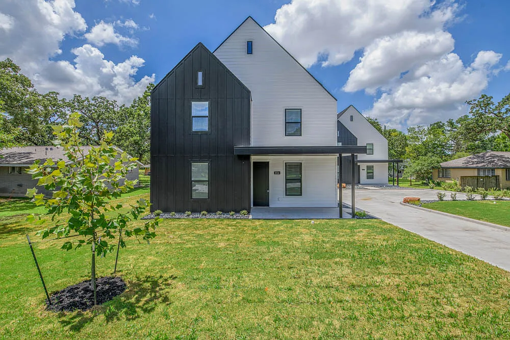 4 bed, 4.5 bath, 2100 sqft, $3,600 — Photo 1