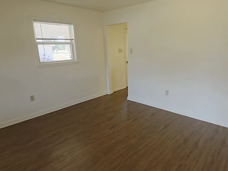 124 Georgia Ave — Photo 5